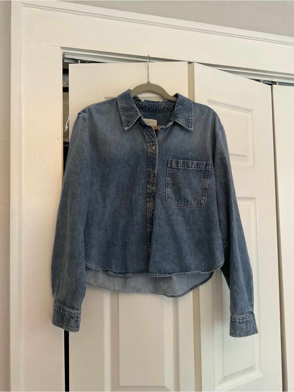 Universal Thread Light Blue Cropped Denim Shirt